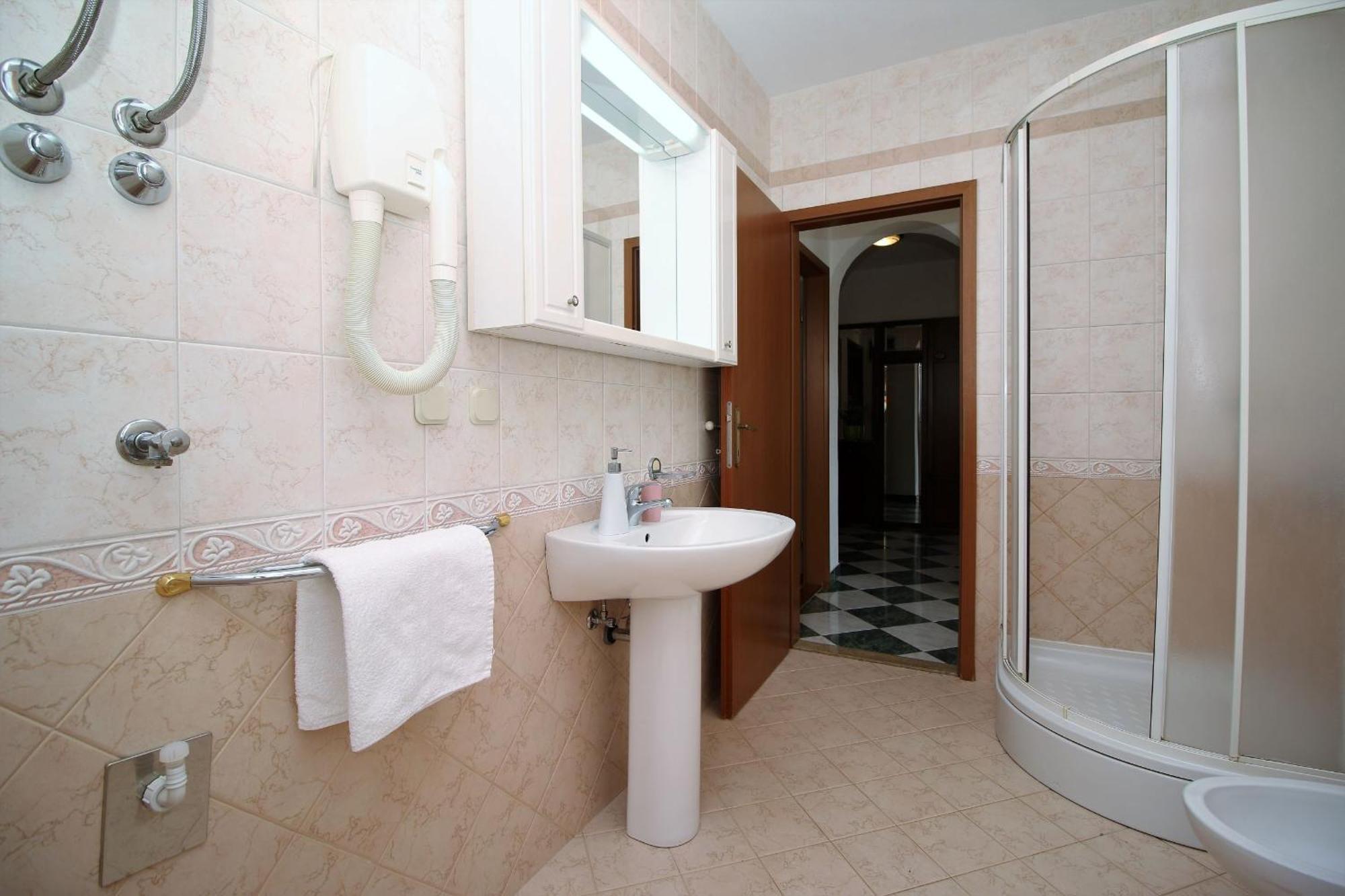 Apartments With A Parking Space Rabac, Labin - 7429 Ngoại thất bức ảnh